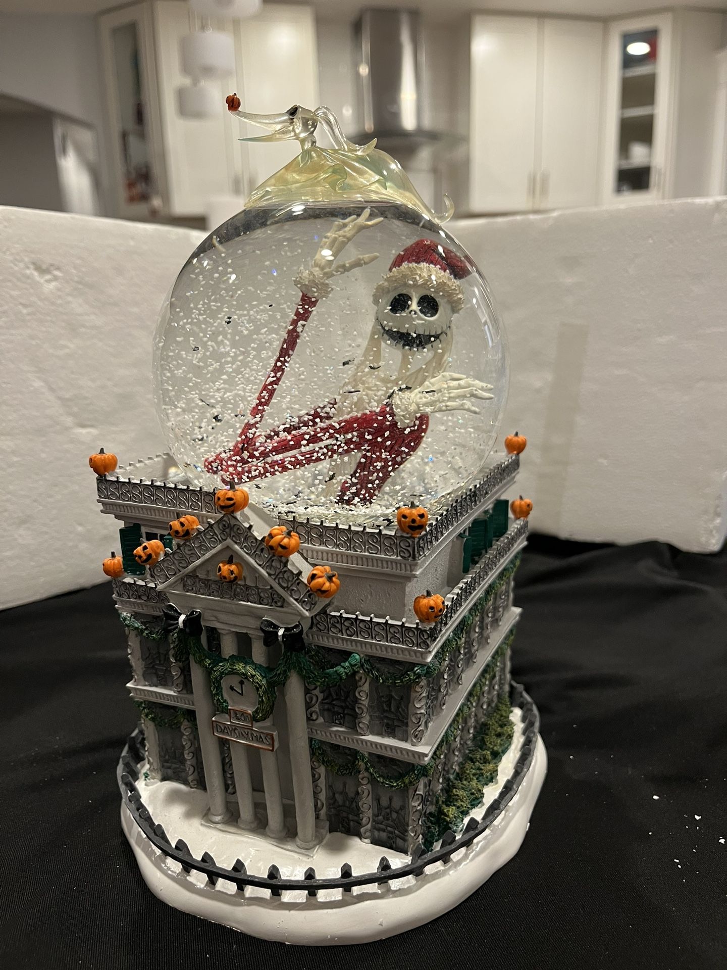Nightmare Before Christmas Santa Jack/Zero Snow Globe