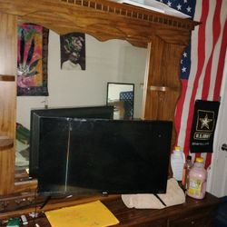 Dresser With Mirror 