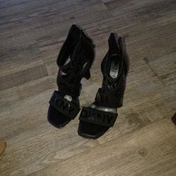 DKNY High Heels 