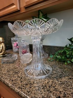 Cake plate crystal large heavy never been used