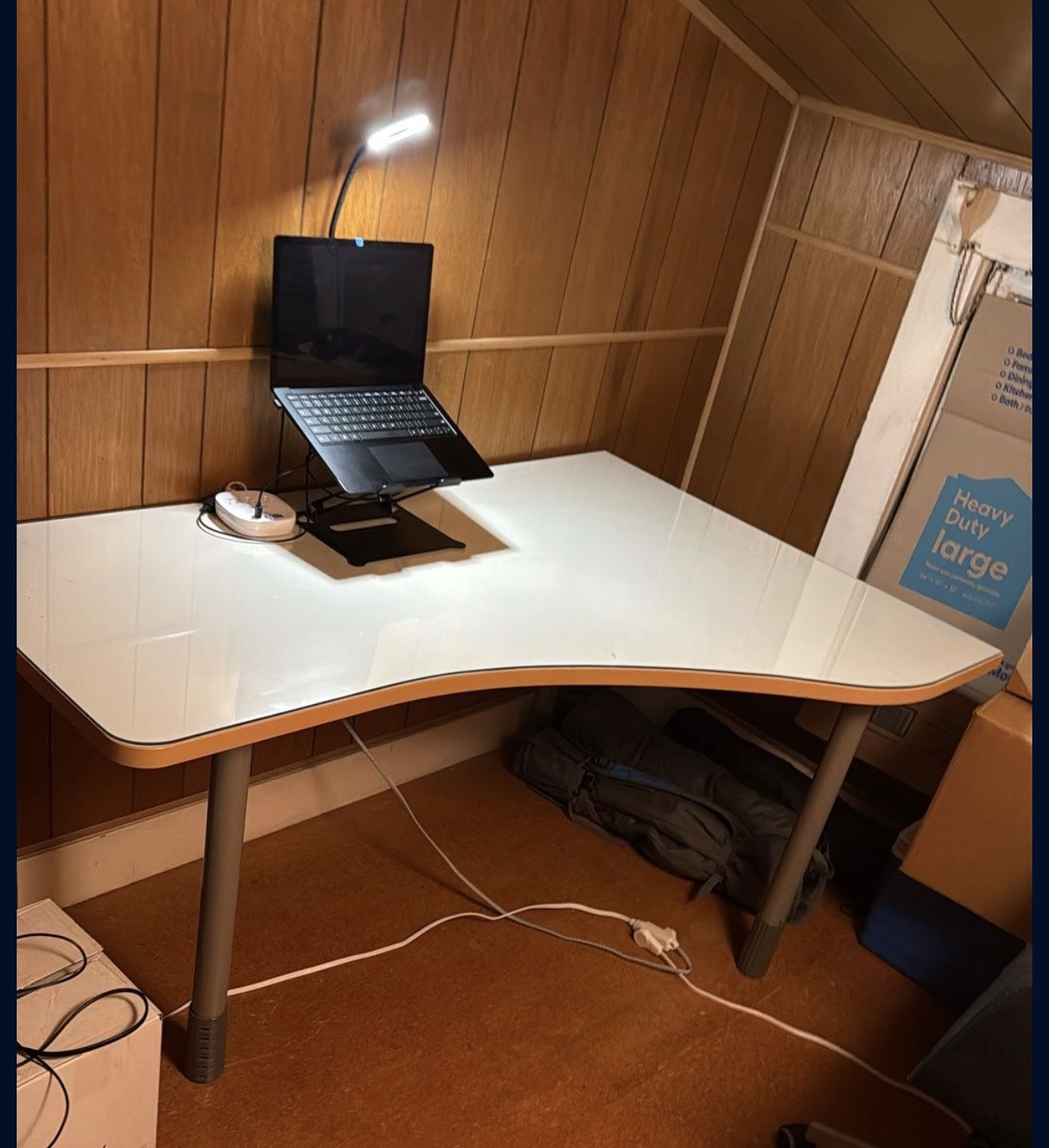 Free Desk