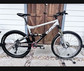 18” Beautiful Gary Fisher Cake 3DLX Full Suspension Mountain Bike With Carbon Fiber
