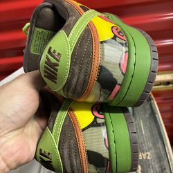 (2) Bandai Overaized Godzilla toys