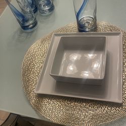 Modern & Beautiful Table Setting For 6