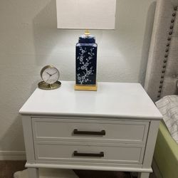 Set Lamp And Nightstands 