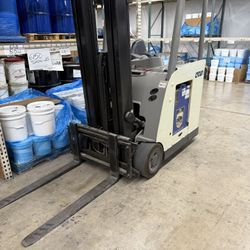 Crown Standup Forklift