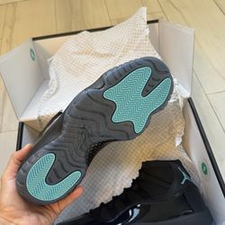 Jordan 11 Gamma Blues (2025) - 9.5