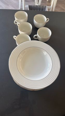 Pier 1 Plate And Cup Set
