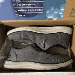 MENS SPORT SKECHERS MEMORY FOAM SNEAKER SHOES - SIZE 9 - GRAY