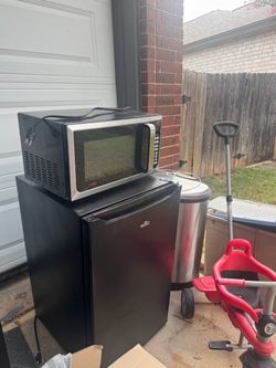 Willz Black Mini Fridge