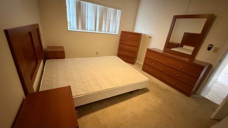 Queen size bedroom set