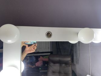 MAKEUP VANITY MIRROR WITH LIGHTS (32 Wide by 28 tall)  Thumbnail