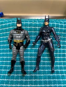 34 yo vintage DC Comics action figures: a 1992 Kenner Batman and Cat Woman 5”