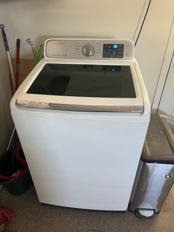 2  washers 1 electric dryer