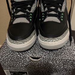 Air Jordan 3 Retro Green Glow Size 9.5