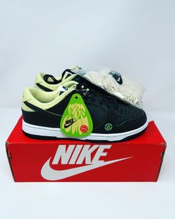 Nike Dunk Low Avacado Women’s Size 9