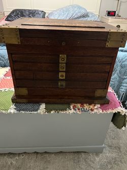 Jeweler’s repair chest