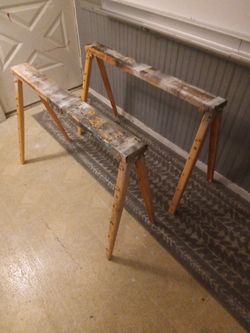 ADJUSTABLE COMMERCIAL GRADE SAW HORSES