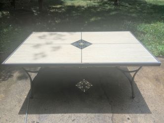 Hampton Bay Patio Table
