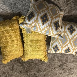 Throw Pillows 