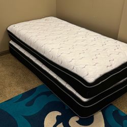  2 Twin Mattresses Good Condition 