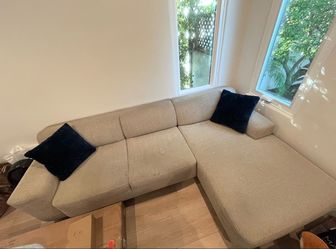 Modern Sectional Sofa with Chaise – $65