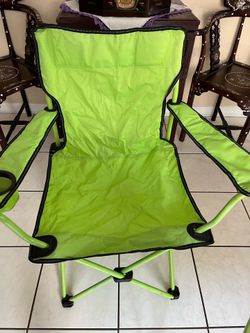 Clean beach chair in good condition; easy to open and close