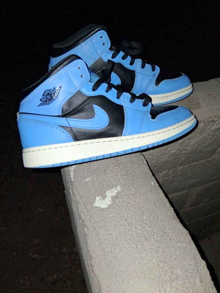 Jordan 1 Mid