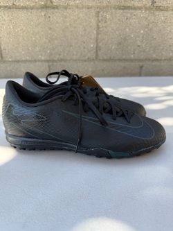 Nike Soccer Turf Shoes kids Size 5y