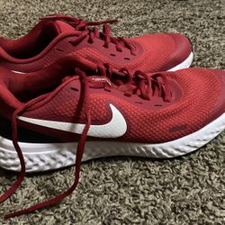 Red Men’s Nike Shoes Size 7