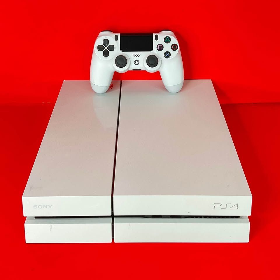 Sony PlayStation 4 500GB Console W/ One Controller Glacier White 