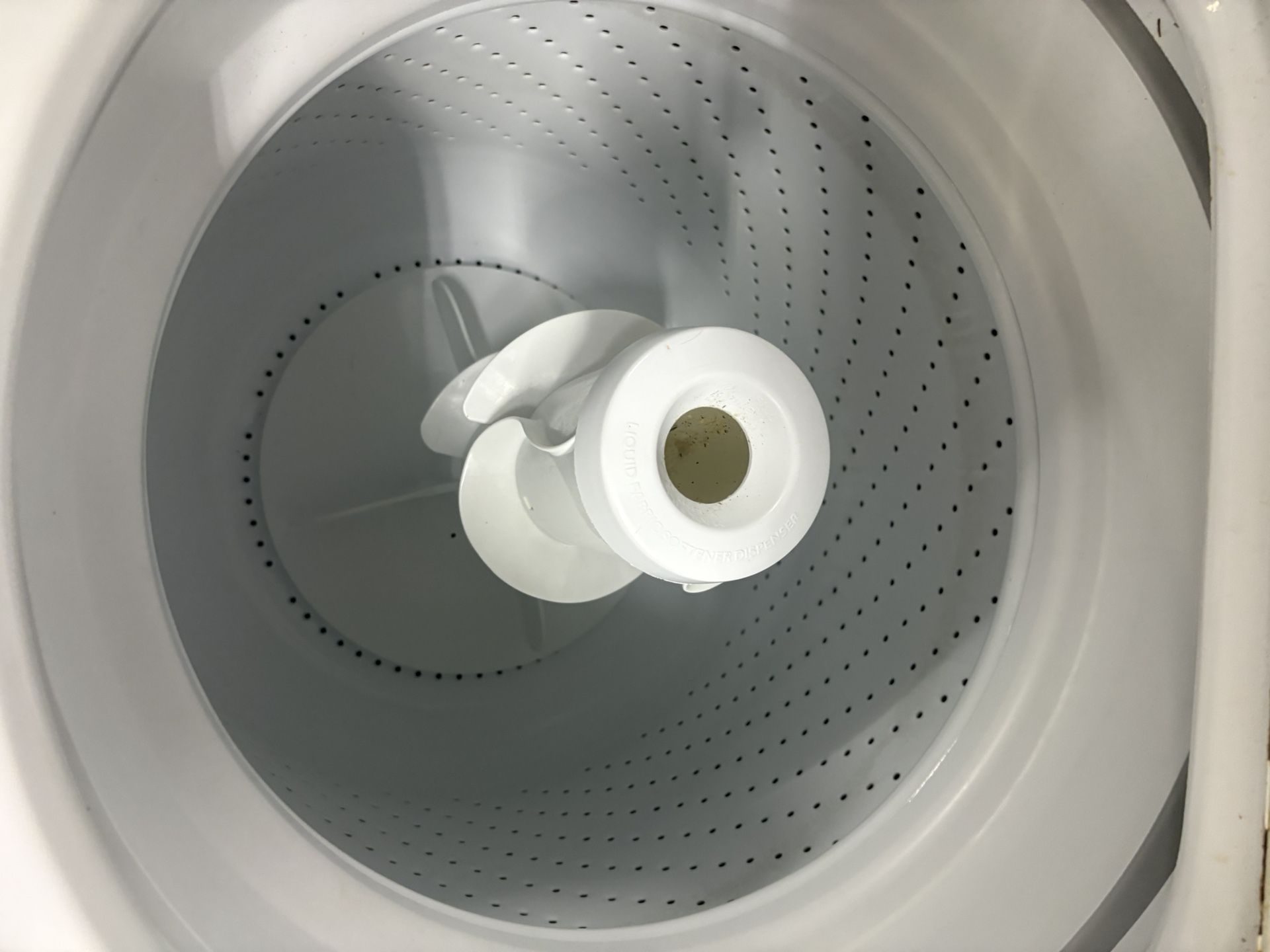 Whirlpool Stackable 27” Wide Washer And Gas Dryer