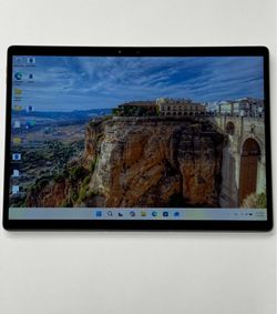Dell Latitude 7320 13.3" Detachable i7-1180G7 1.3GHz 16GB RAM 256GB Unlocked Cellular Wi-Fi Win 11 Pro