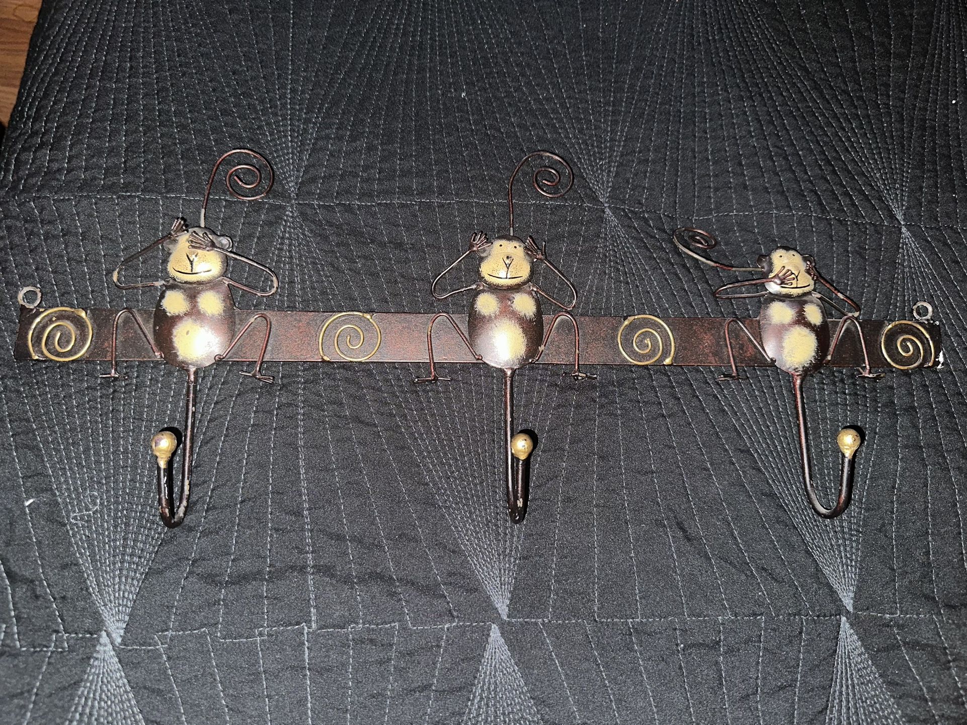 3 Monkeys Wisdom Hooks Wall Decor
