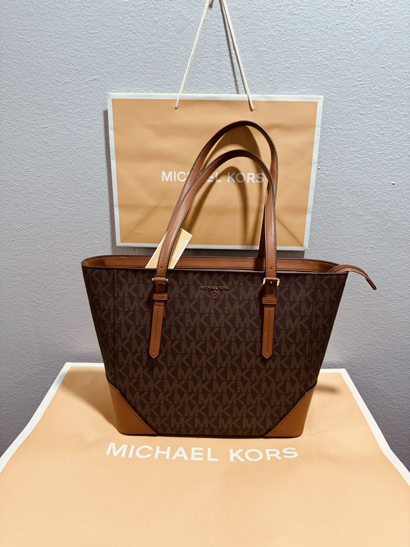 NEW AUTHENTIC MICHAEL KORS PURSE