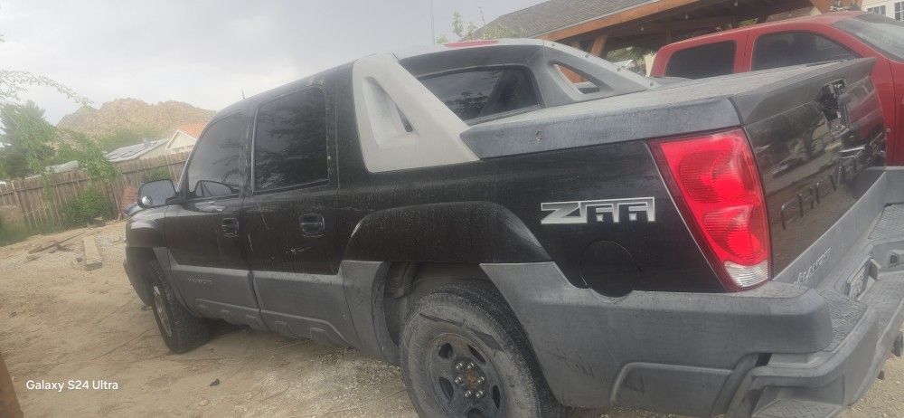 2004 Chevy Avalanche Parts