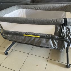 Mika micky bassinet