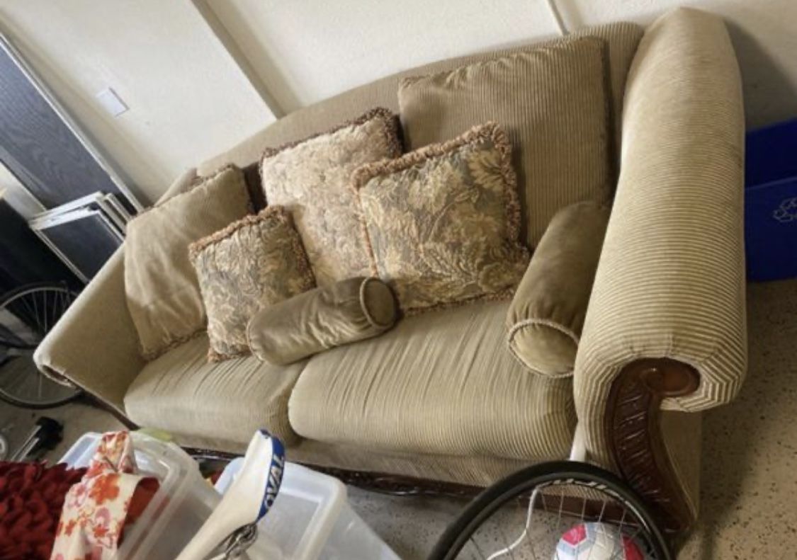 FREE Upholstered Deluxe Handcarved Wooden Couch $1,000 Plus Pillows! First to Pick up!