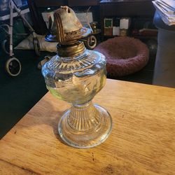 Vintage Oil lamp Embossed Bird Swallow 13" I do not have no globe Very beautiful, pick up only.