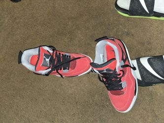 Jordan 4 Toro Bravo