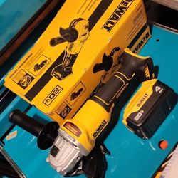 New Dewalt Grinder With Batterie $185 Firm  ,,, Pick Up Close To Flamingo And Pecos 