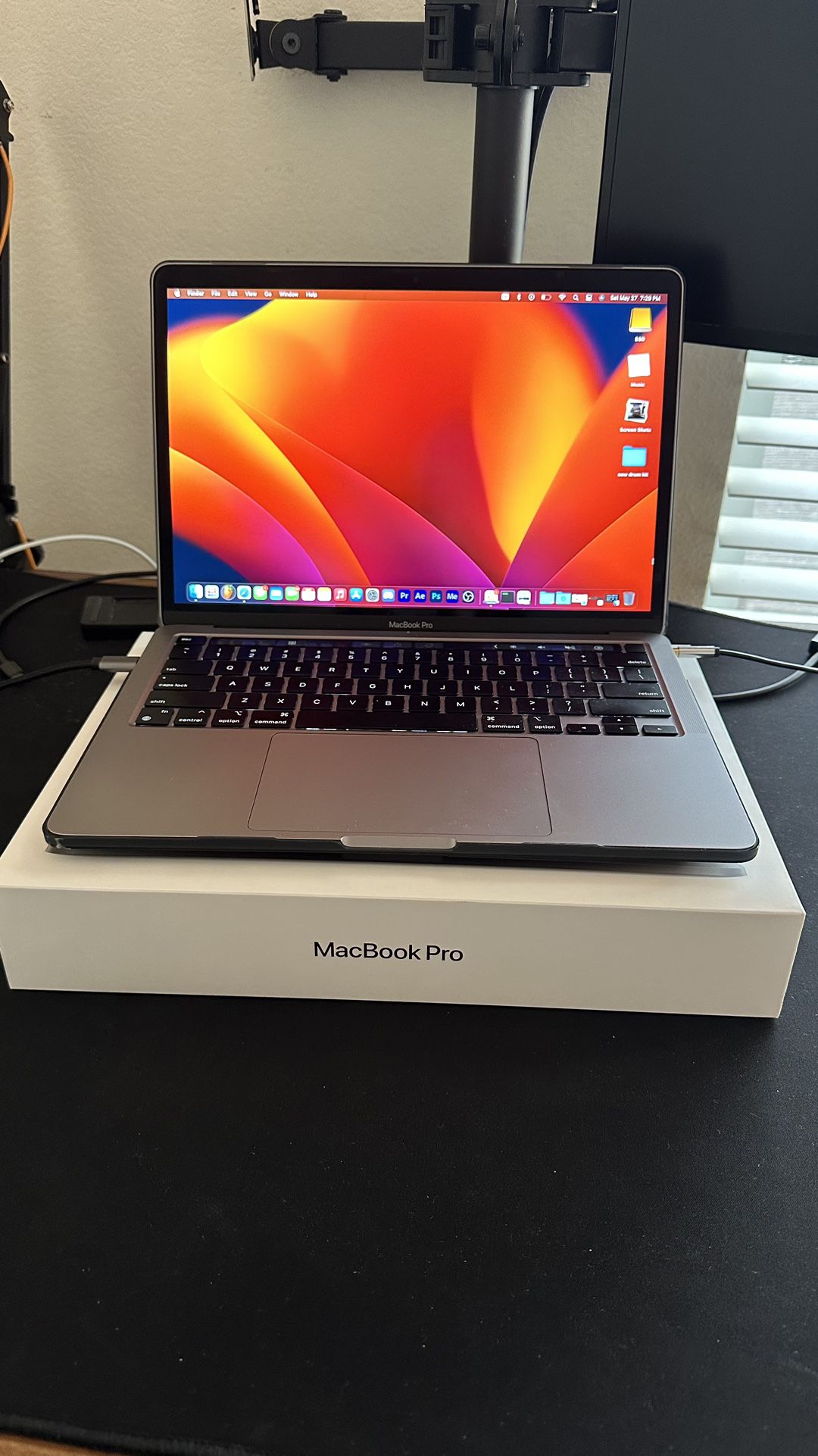 Apple M1 MacBook Pro 2020 13in
