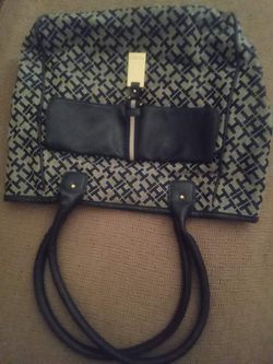 Tommy Hilfiger Women's Shoulder Handbag 