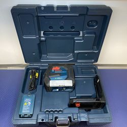 BOSCH GLL100-42G 100 ft. Green Self Leveling Line Laser Level with Li-Ion Battery, Adjustable L-Bracket Mount and Hard Carrying Case