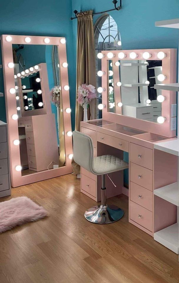 Glam Make Up Vanity