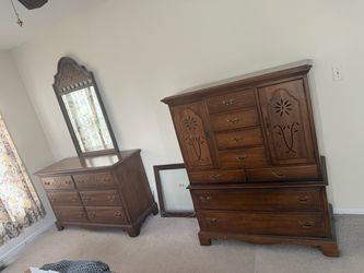 Vintage Broyhill Premier Penn Colony Bedroom Set – 3 Pieces