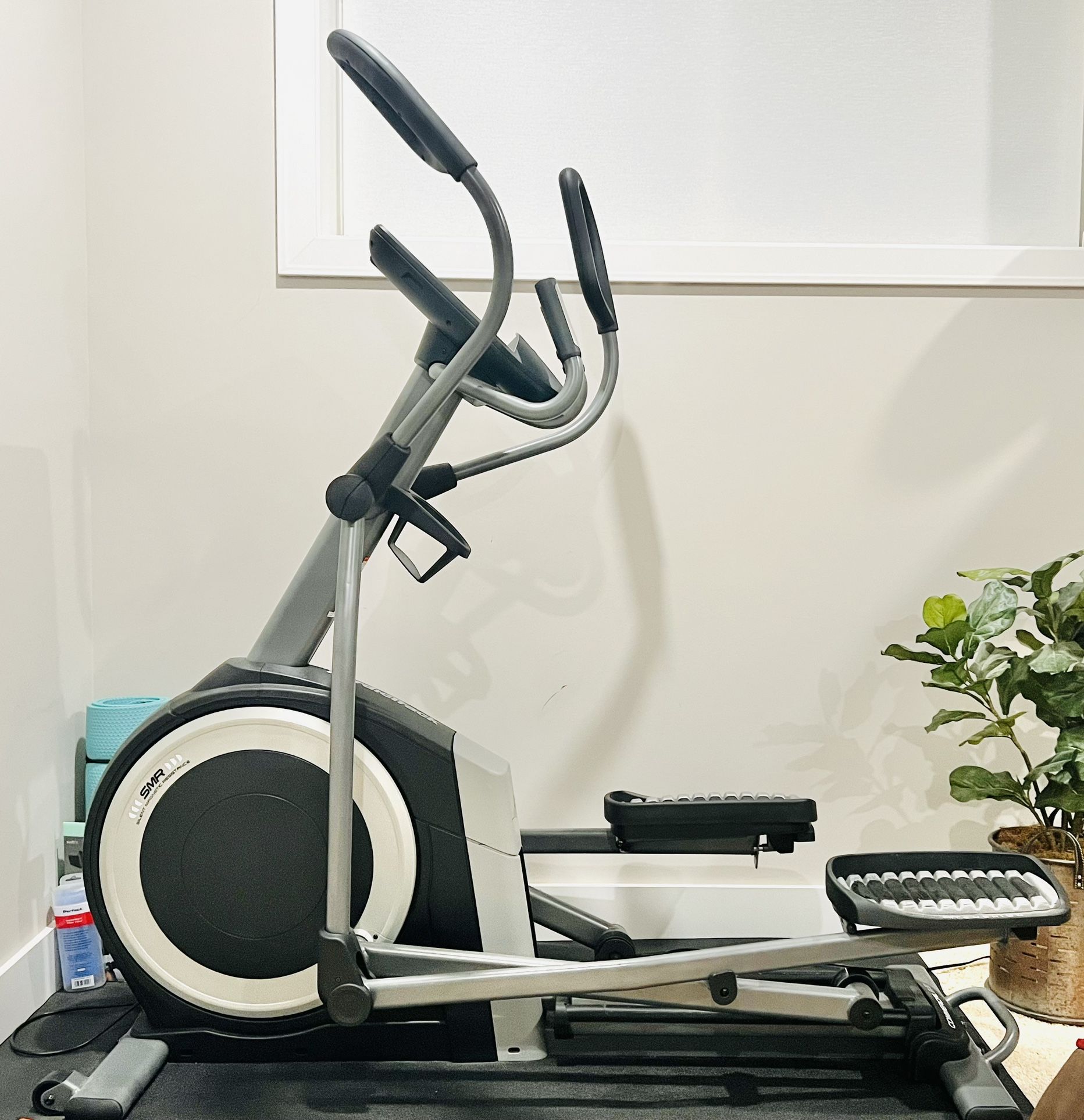 Nordictrack Commercial 9.9 Elliptical, Model 2021, Black with a Free Mat - Pick up Roscoe Village