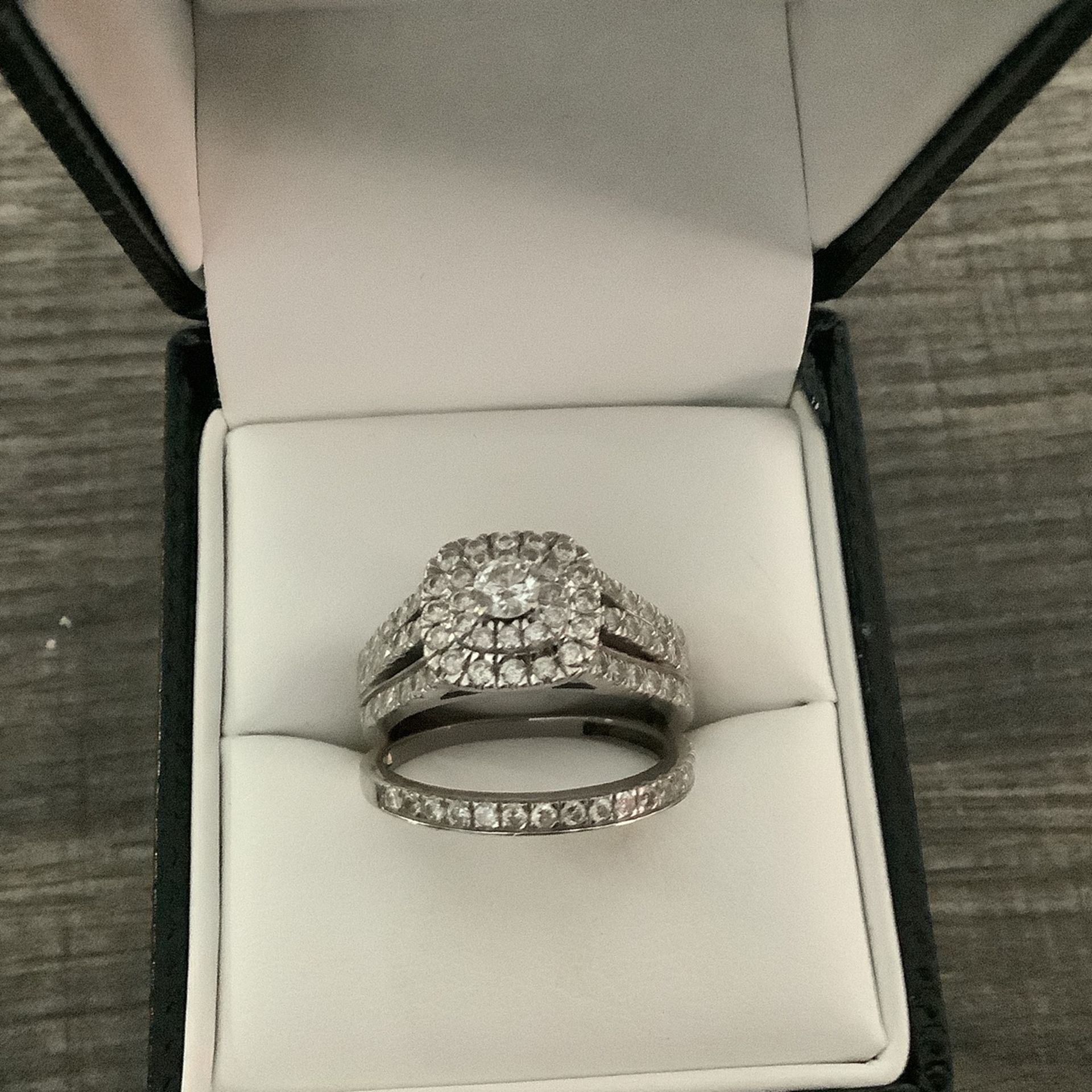 Wedding band and engagement ring combo