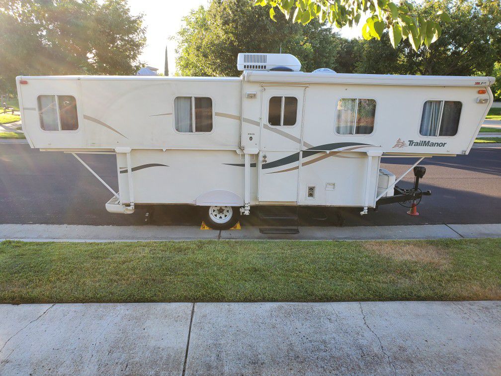 RARE RV!!! Trailmanor 2619 (26' HARD WALL pop-up camper/travel trailer)