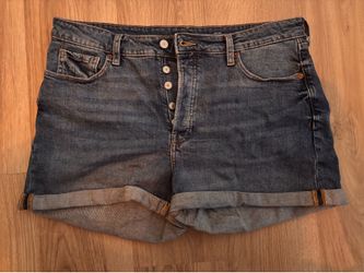 Women’s Denim Shorts Size 16